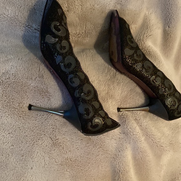 House of Dereon Heels - Picture 5 of 11